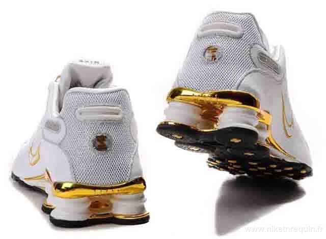 Dernieres concepteur de mens Nike Shox NZ en or blanc (2)